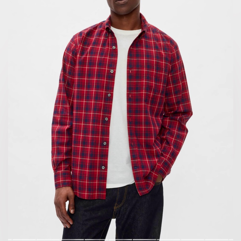 Men’s CHAPs button down red plaid shirt, size Large